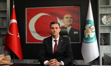 Manisa Büyük Şehir Belediye Başkanı Ferdi Zeyrek, Ramazan Bayramı’nı Kutladı
